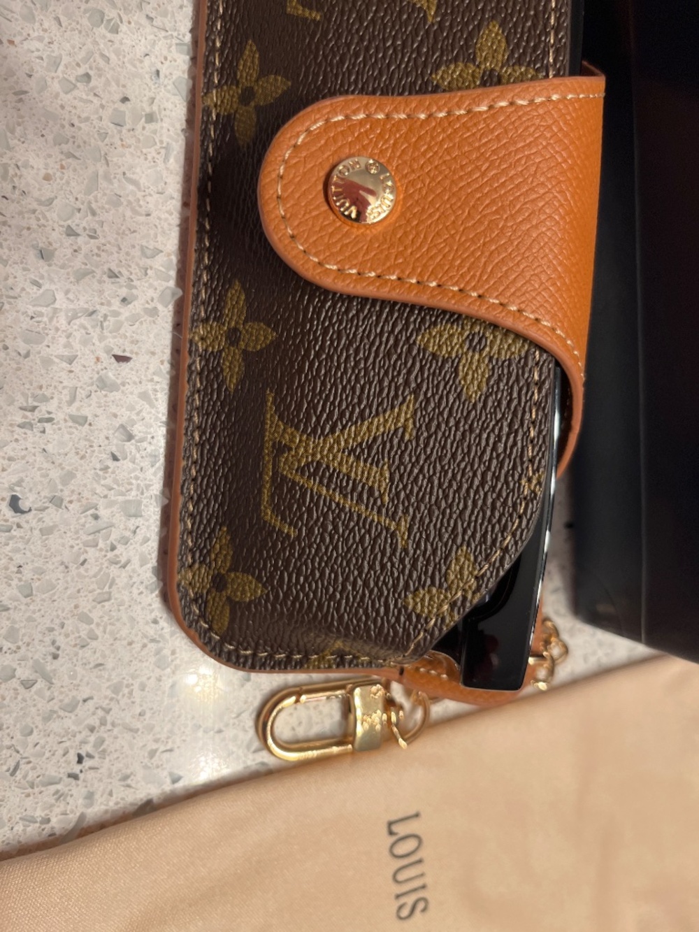 Louis Vuitton Sunglasses - Picture 8 of 11